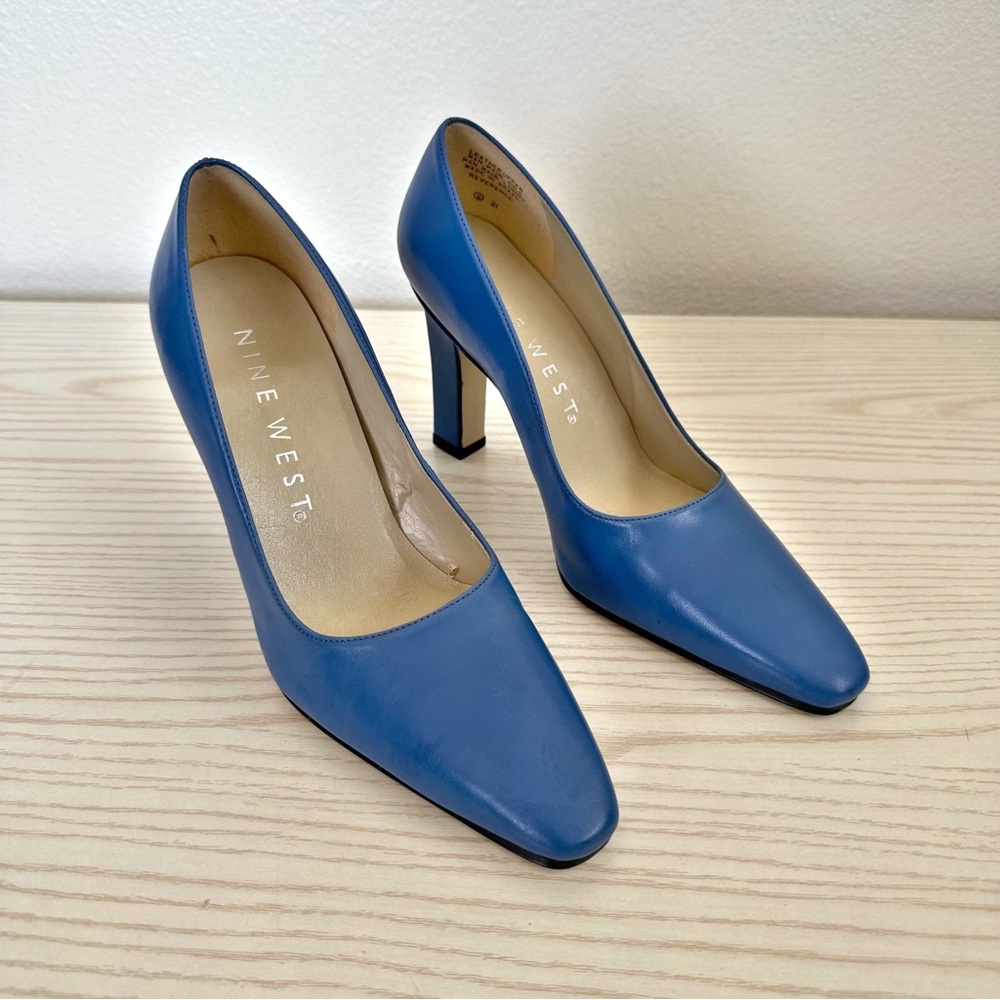 Nine West Vintage 90s Style Closed Toe Slip In Basic Pumps Sky Blue Size 5.5